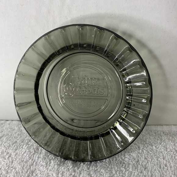 Four Queens Motel/Casino Las Vegas NV Smoked Glass Vintage Ashtray - Picture 2 of 3